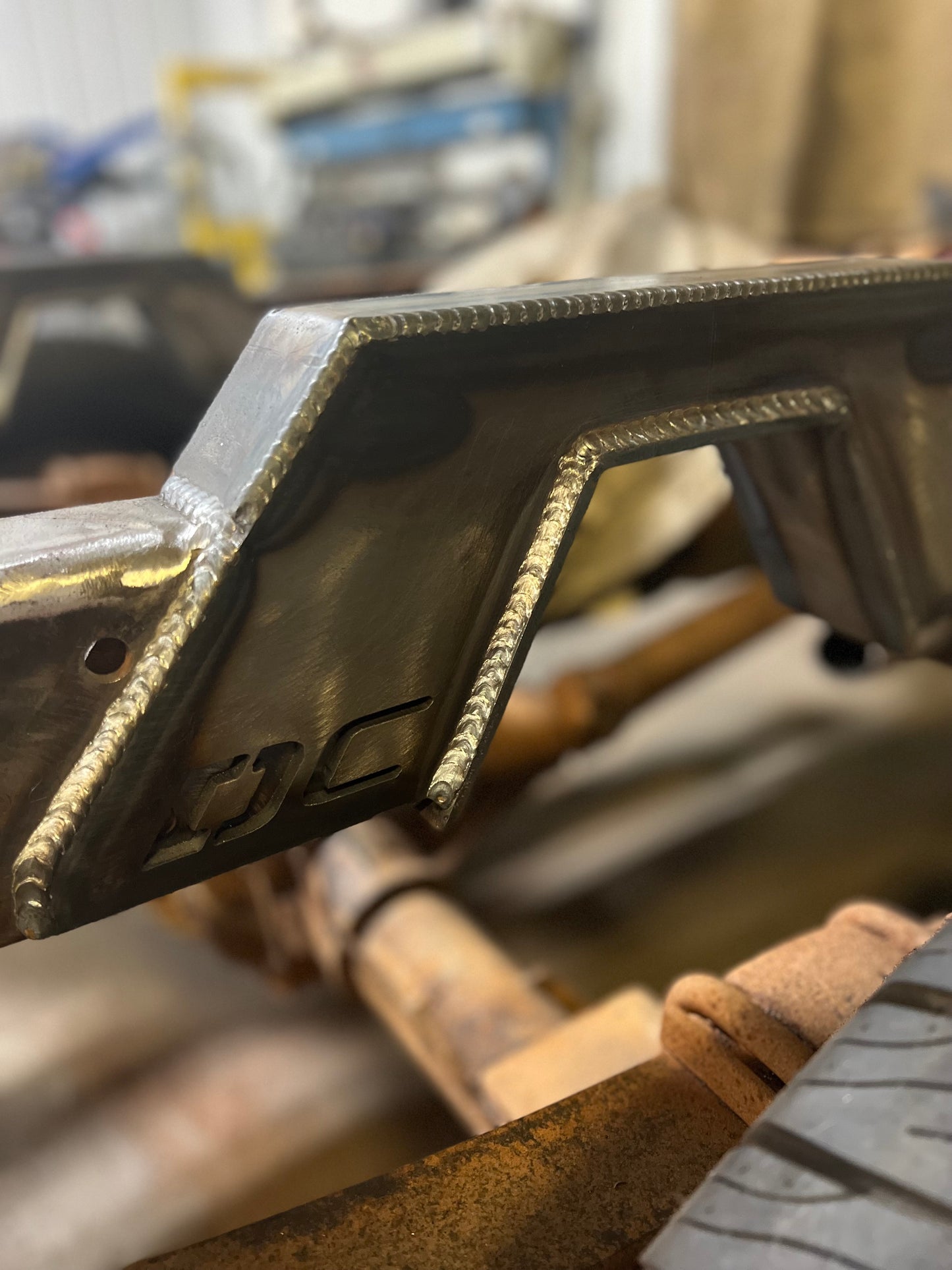 3/4 - 1 ton UNDER BED NOTCH